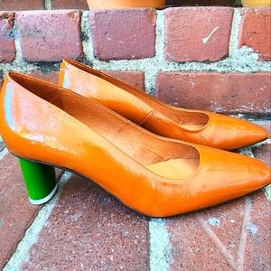 Ethem with green heel, size 40, burnt orange and green.